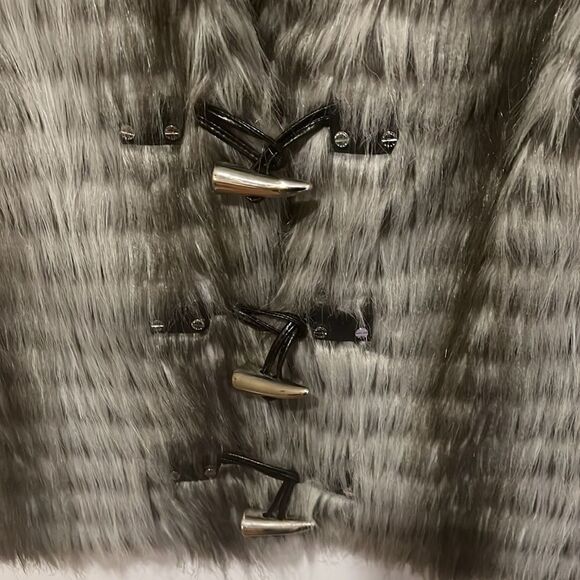 Michael Michael Kors Gray faux Fur Vest - Picture 4 of 6